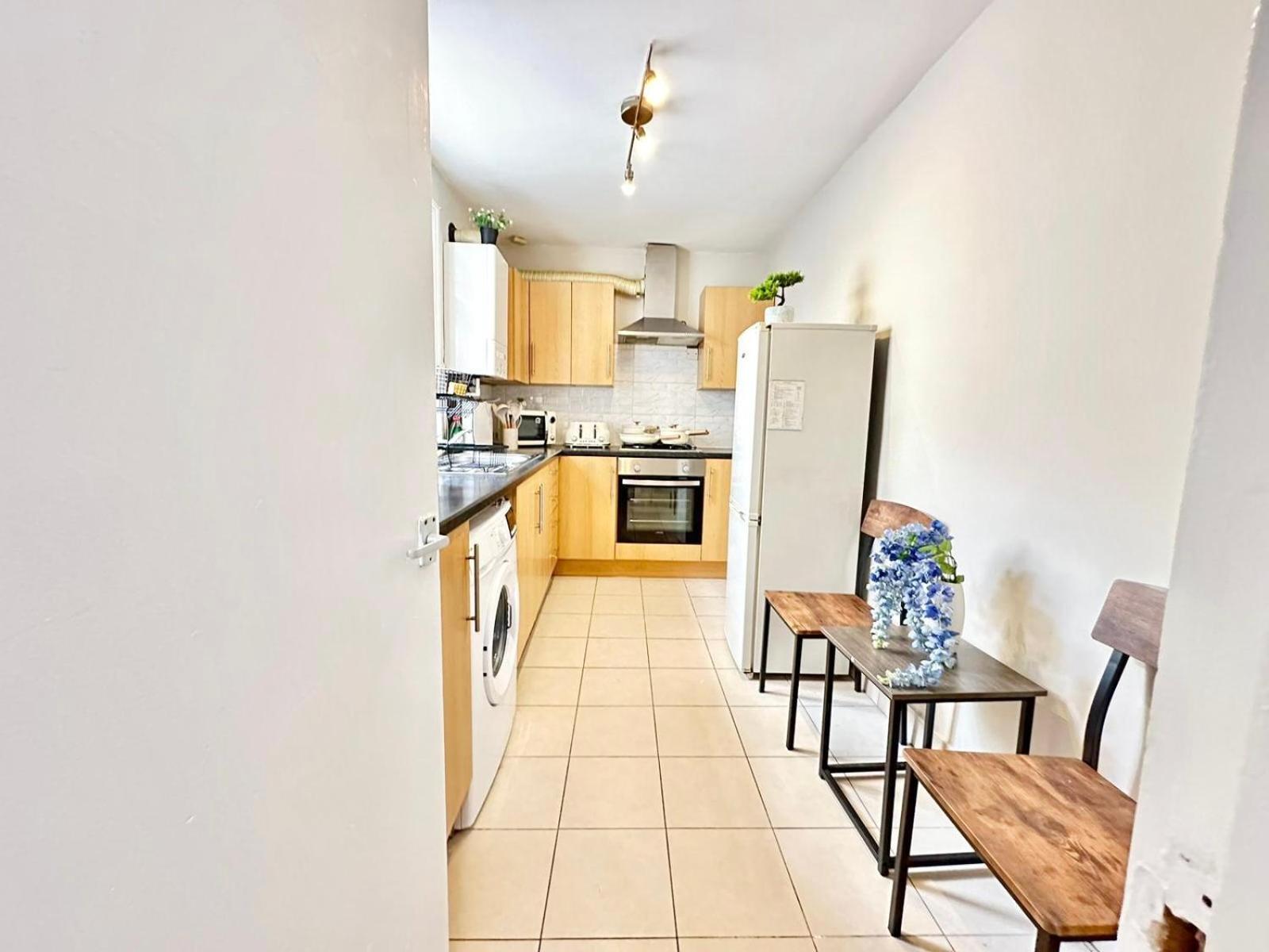 Appartement Bayswater Cosy 2 Bedroom *