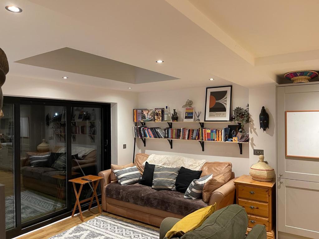 Bright, Modern, Spacious With Garden Ferienhaus *