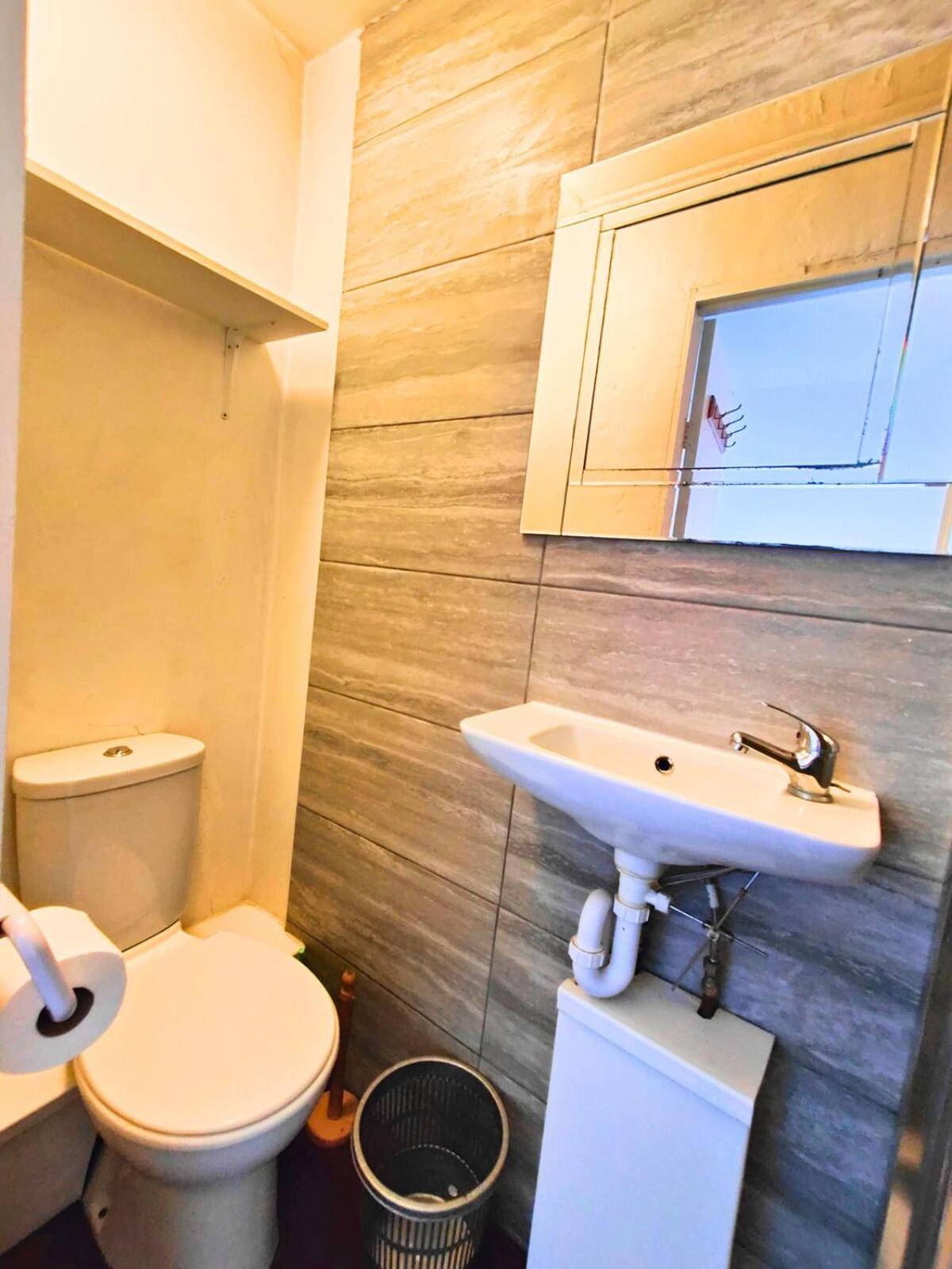 R8 Single Bed Superb En Appartement Londres