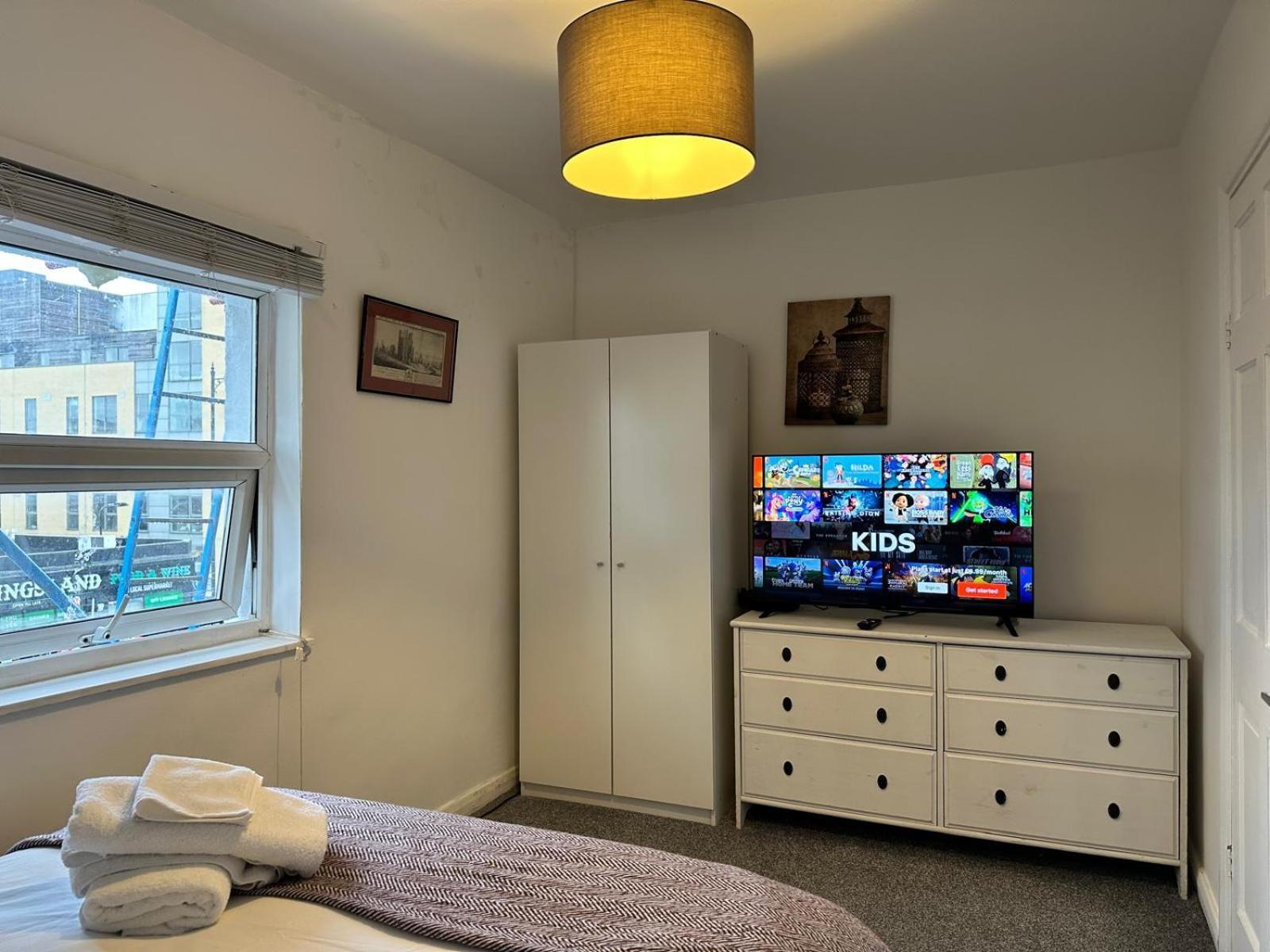 Appartement 1 Bedroom Flat By Haggerston Station Londres