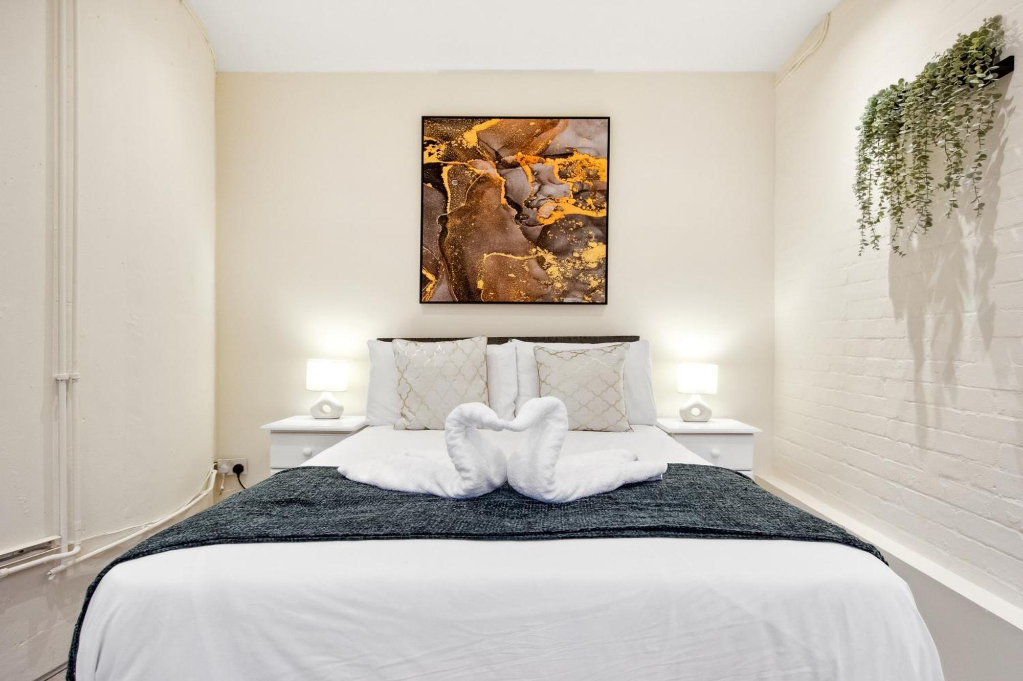 Ultra Luxury 4 Bedroom 3 Bathroom Knightsbridge Next To Harrods