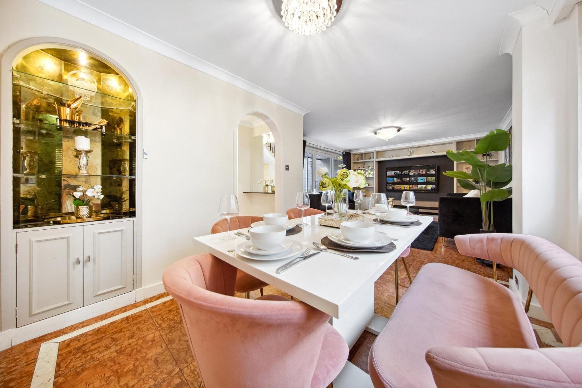 Ultra Luxury 4 Bedroom 3 Bathroom Knightsbridge Next To Harrods Londres