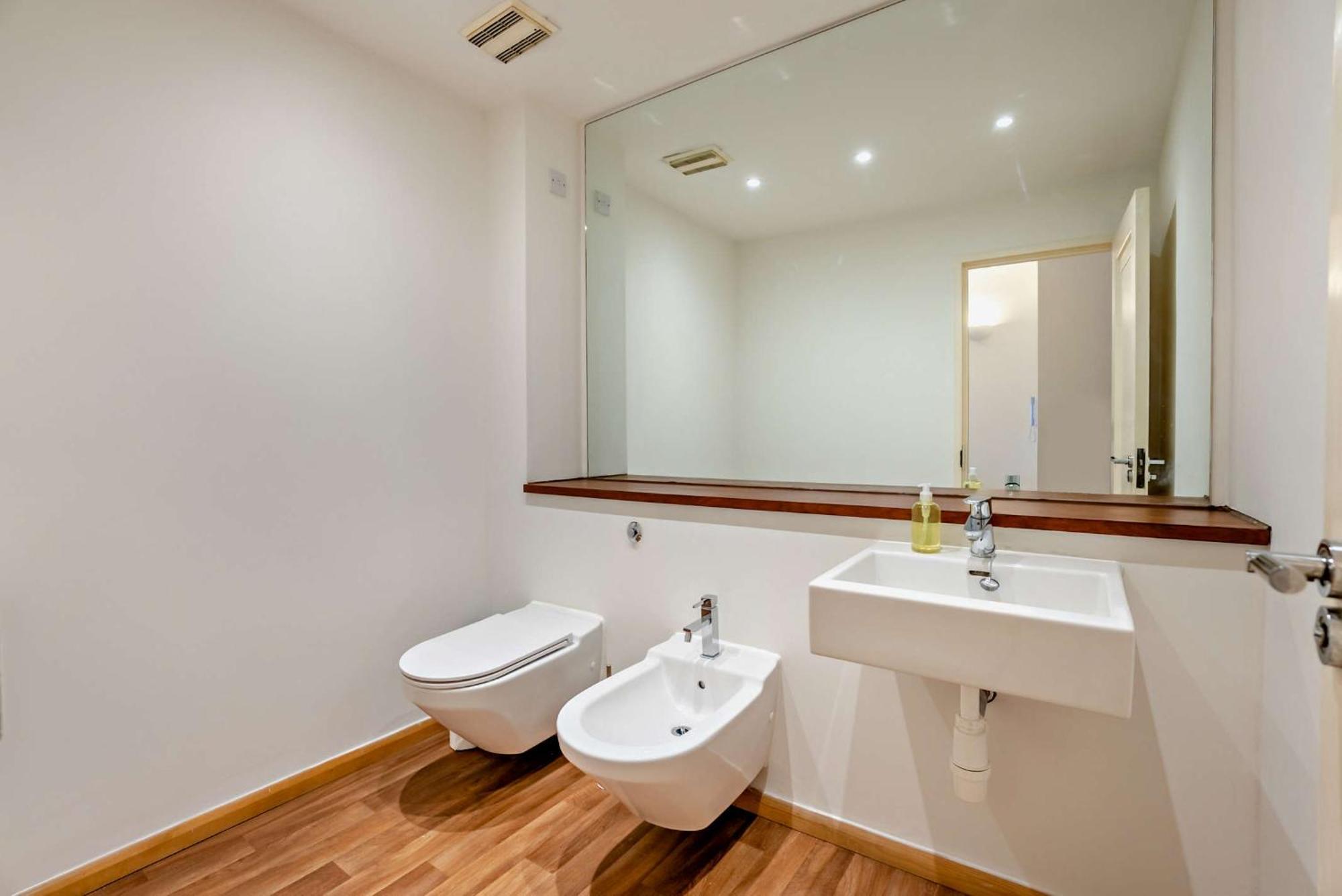 Strathmore Court Apartment *