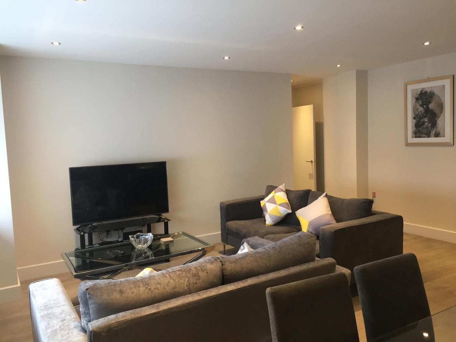 Luxury Two Bedroom Living - & Westminster Appartement *
