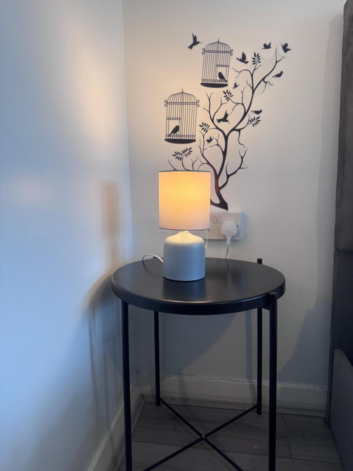 Modern In A 4 Bedroom Flat In London, Shared Bathroom! Londres