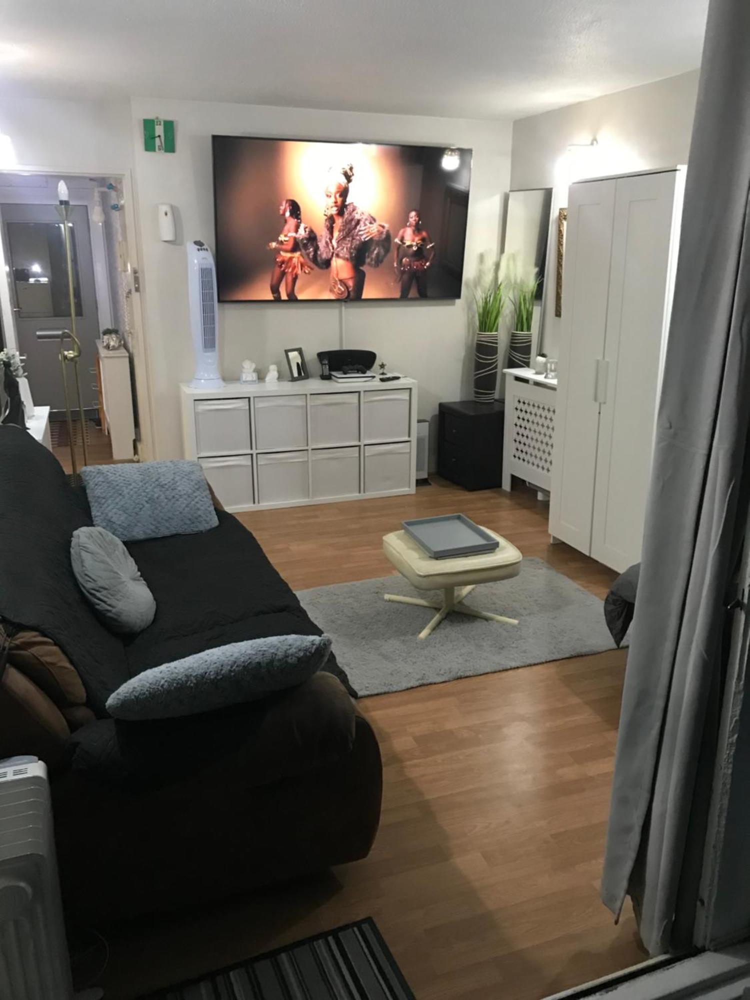 Big Double And Balcony View Guest house London