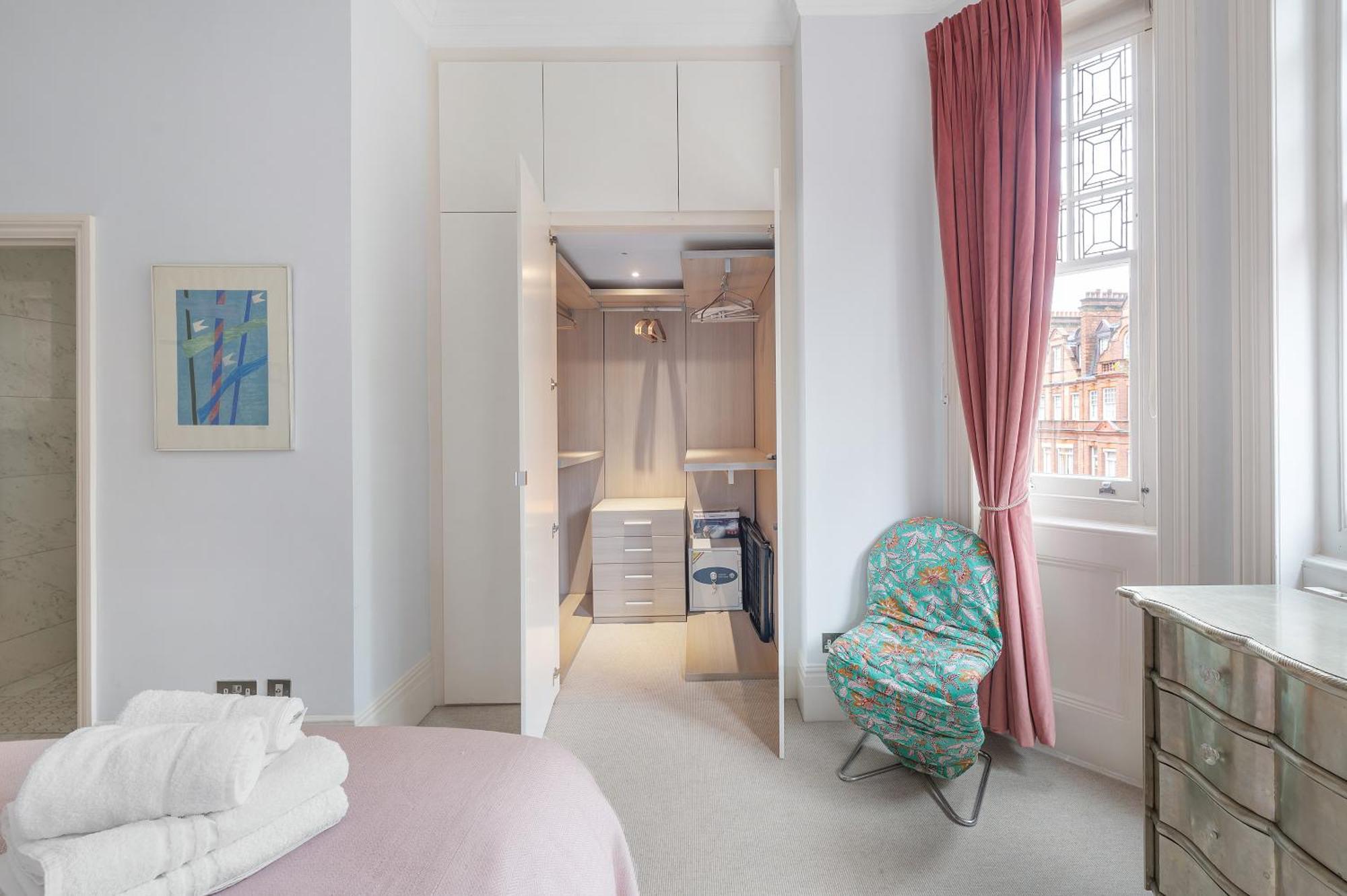 Casa Italia Near Sloane Square, Harrods And Kings Road - Washing Machine & Wifi Appartement Londres