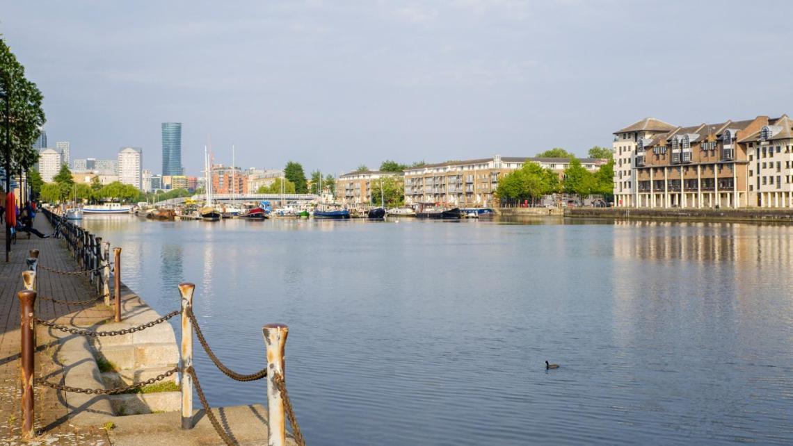 Chic 2-bedroom In Canada Water, - Stylish Retreat Near The River Thames Appartement