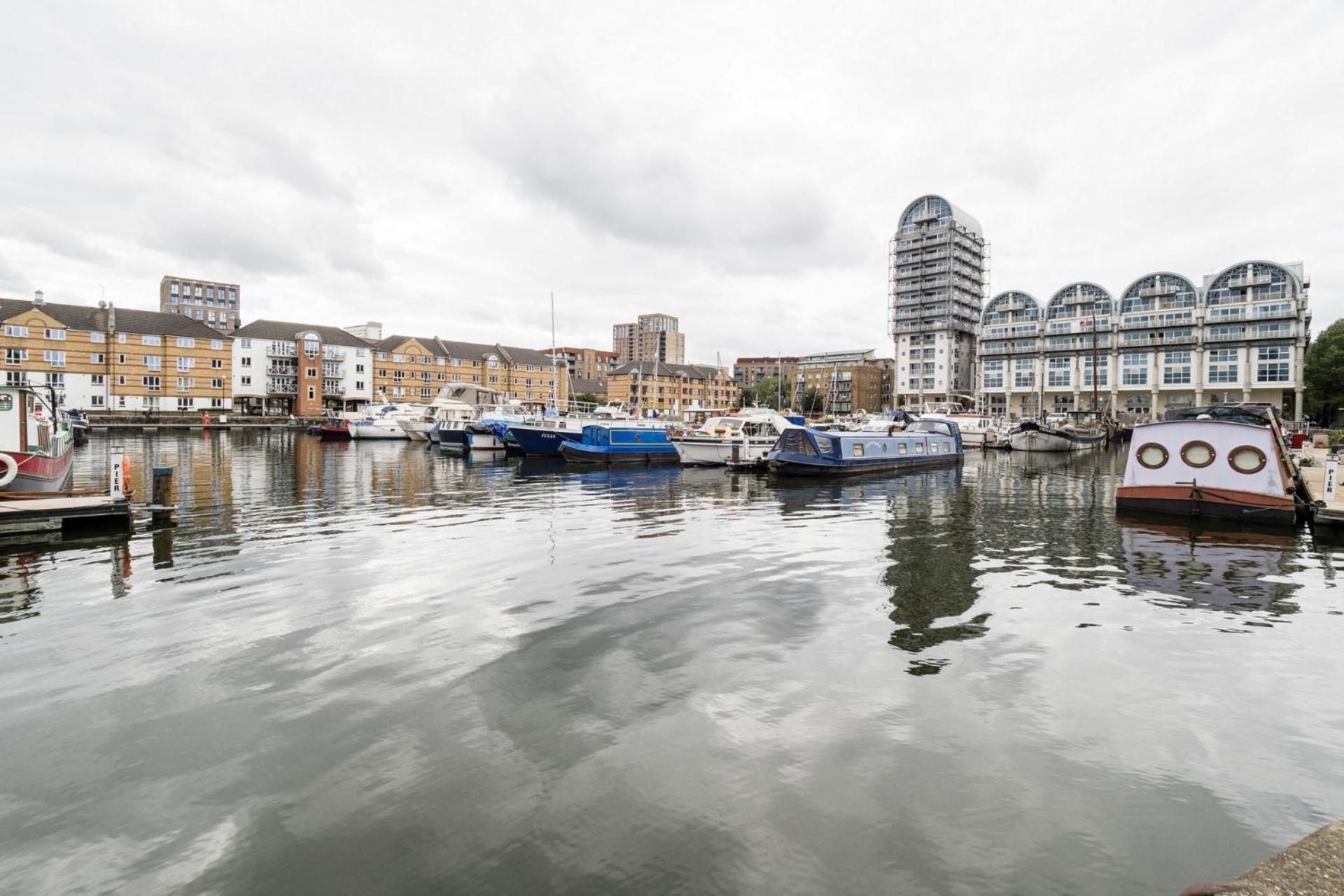 Chic 2-bedroom In Canada Water, - Stylish Retreat Near The River Thames Londres