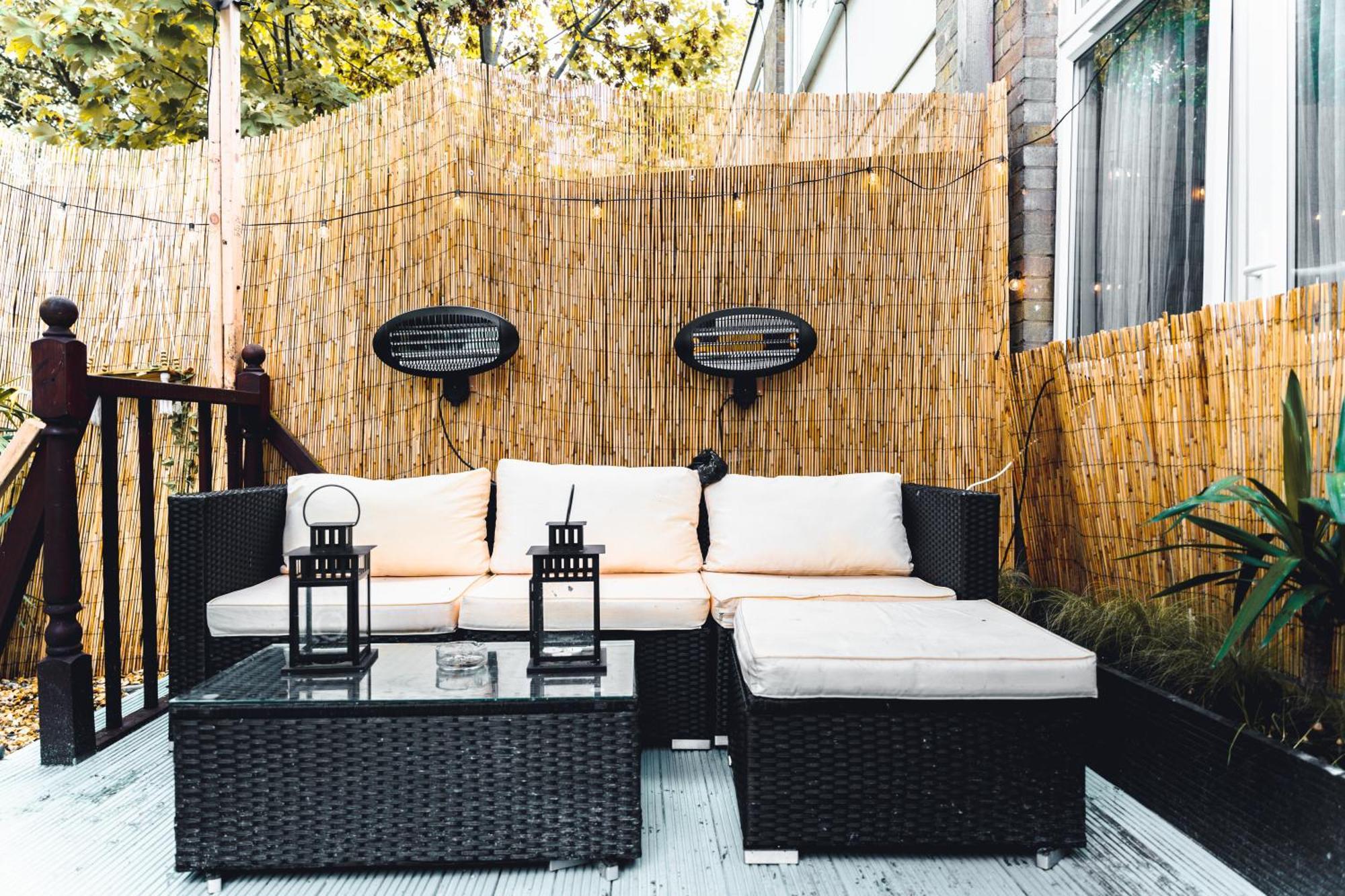 Hébergement de vacances Relaxhaus! 3br Garden Retreat With 2 Saunas, Hot Tub And Cinema