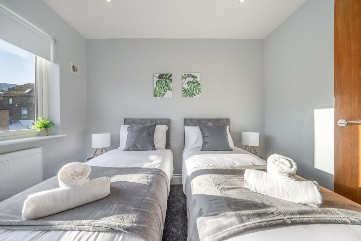 Luxury Tottenham Stadium Retreat - 2 Minute Walk To Stadium Appartement *