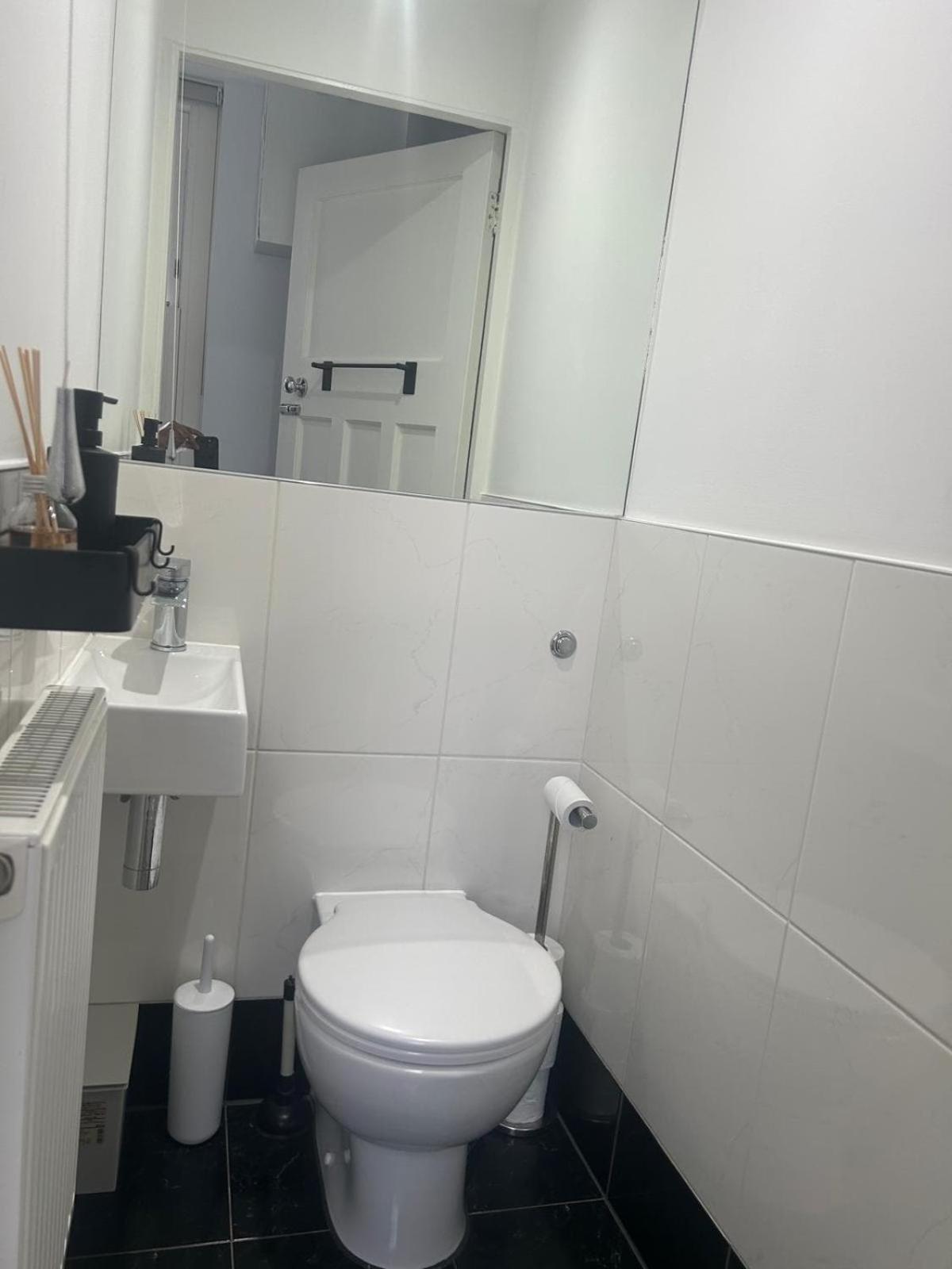Appartement Large 3 Bedrm In Heart Of Theatre Land *