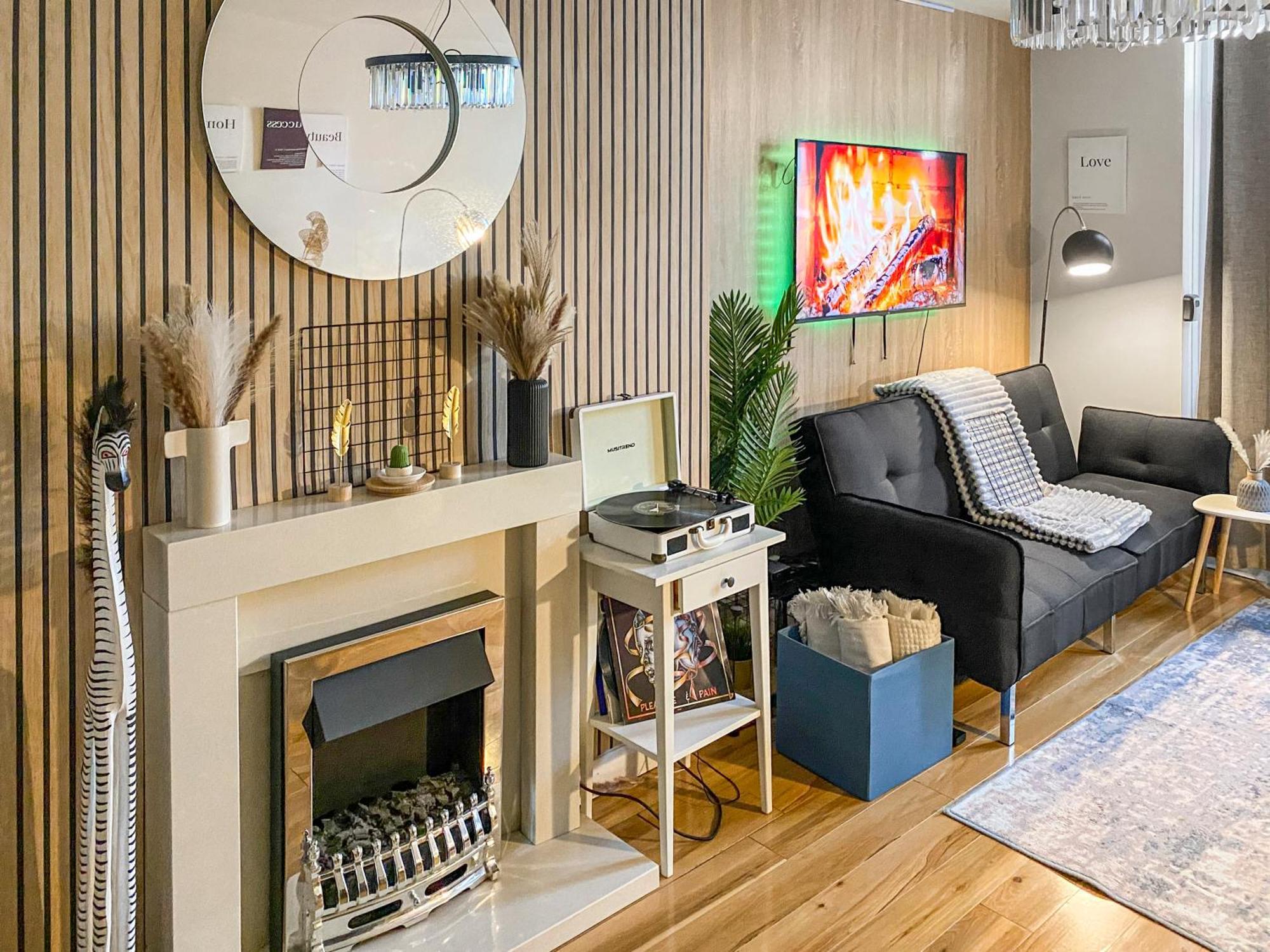 Hébergement de vacances Relaxhaus! 3br Garden Retreat With 2 Saunas, Hot Tub And Cinema *
