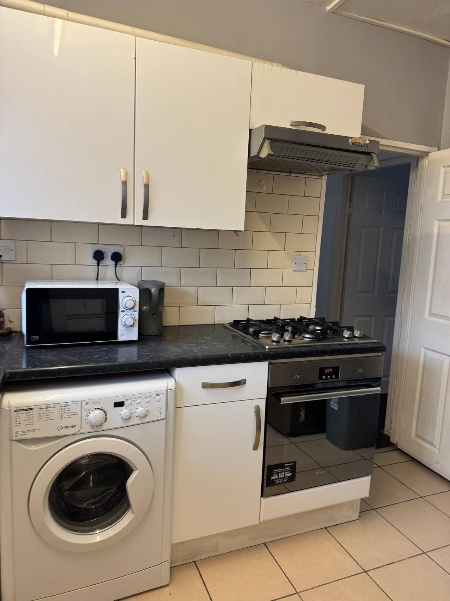 Charming 2 Bed In Londres