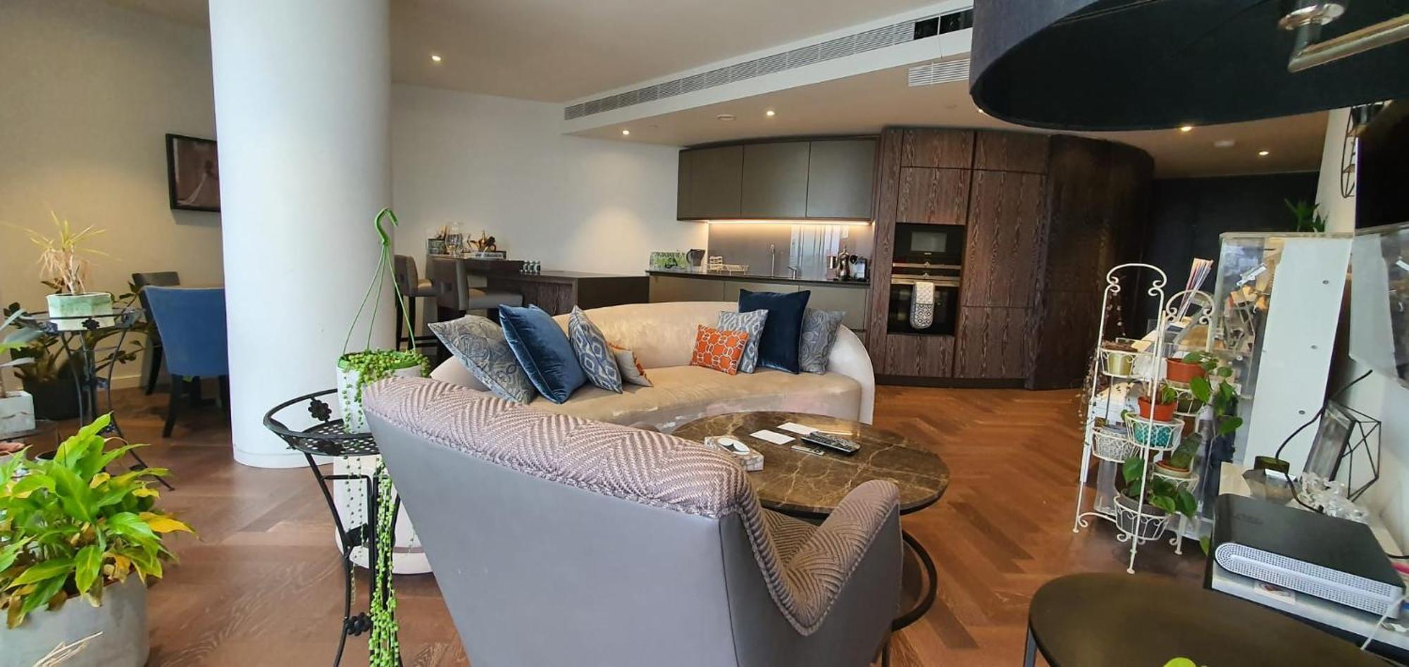 River Facing Luxury Flat * Londres
