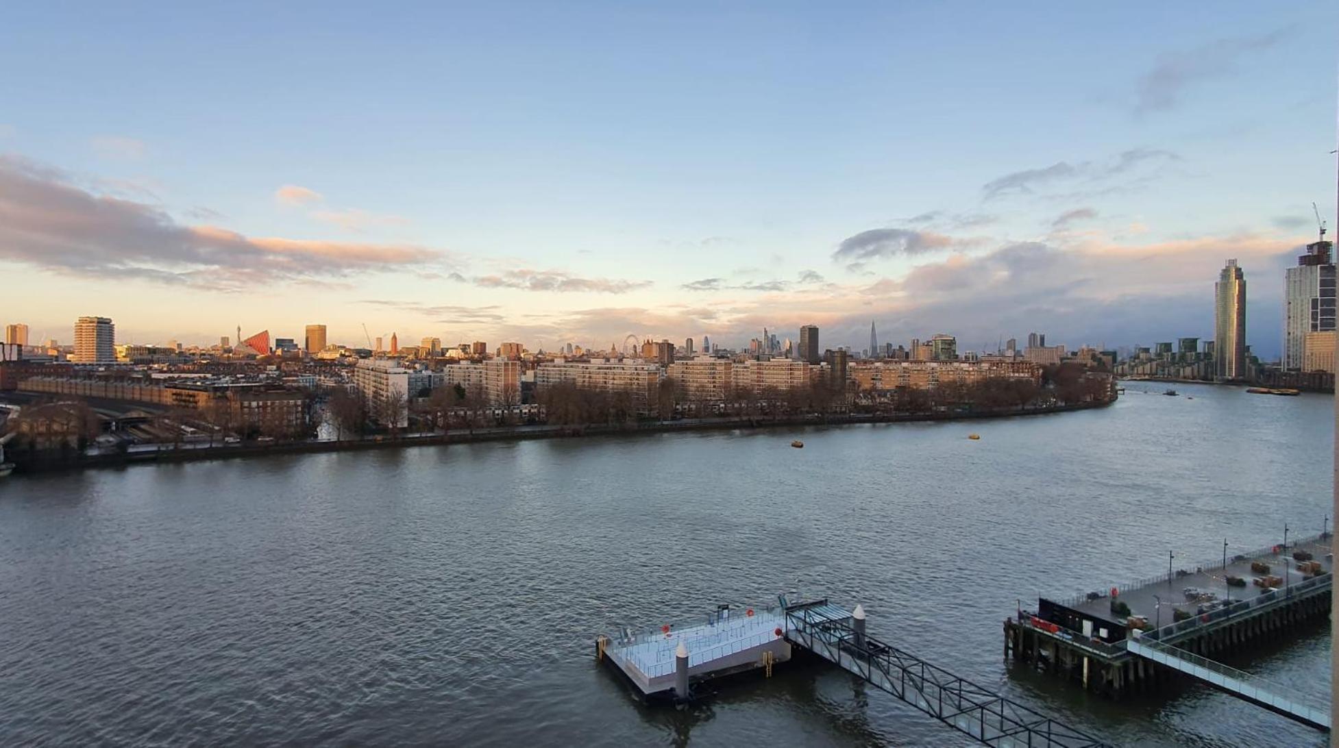 River Facing Luxury Flat * Londres