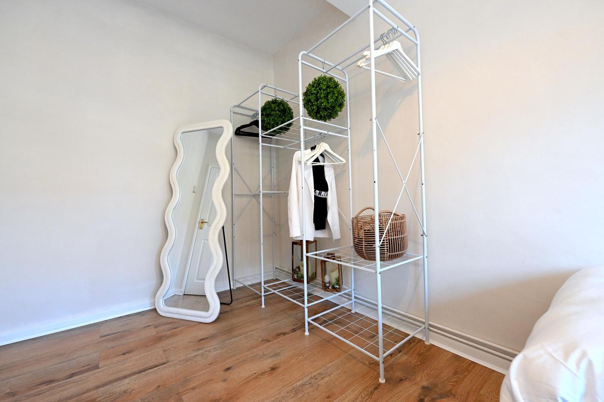 Apartamento 3 Minutes To Tower Of Trendy Shoreditch Recently Refurbished 3 Bedrooms Sleeps 8