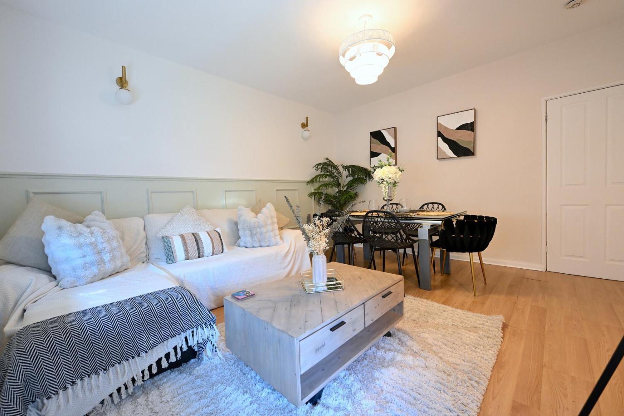 3 Minutes To Tower Of Trendy Shoreditch Recently Refurbished 3 Bedrooms Sleeps 8 *