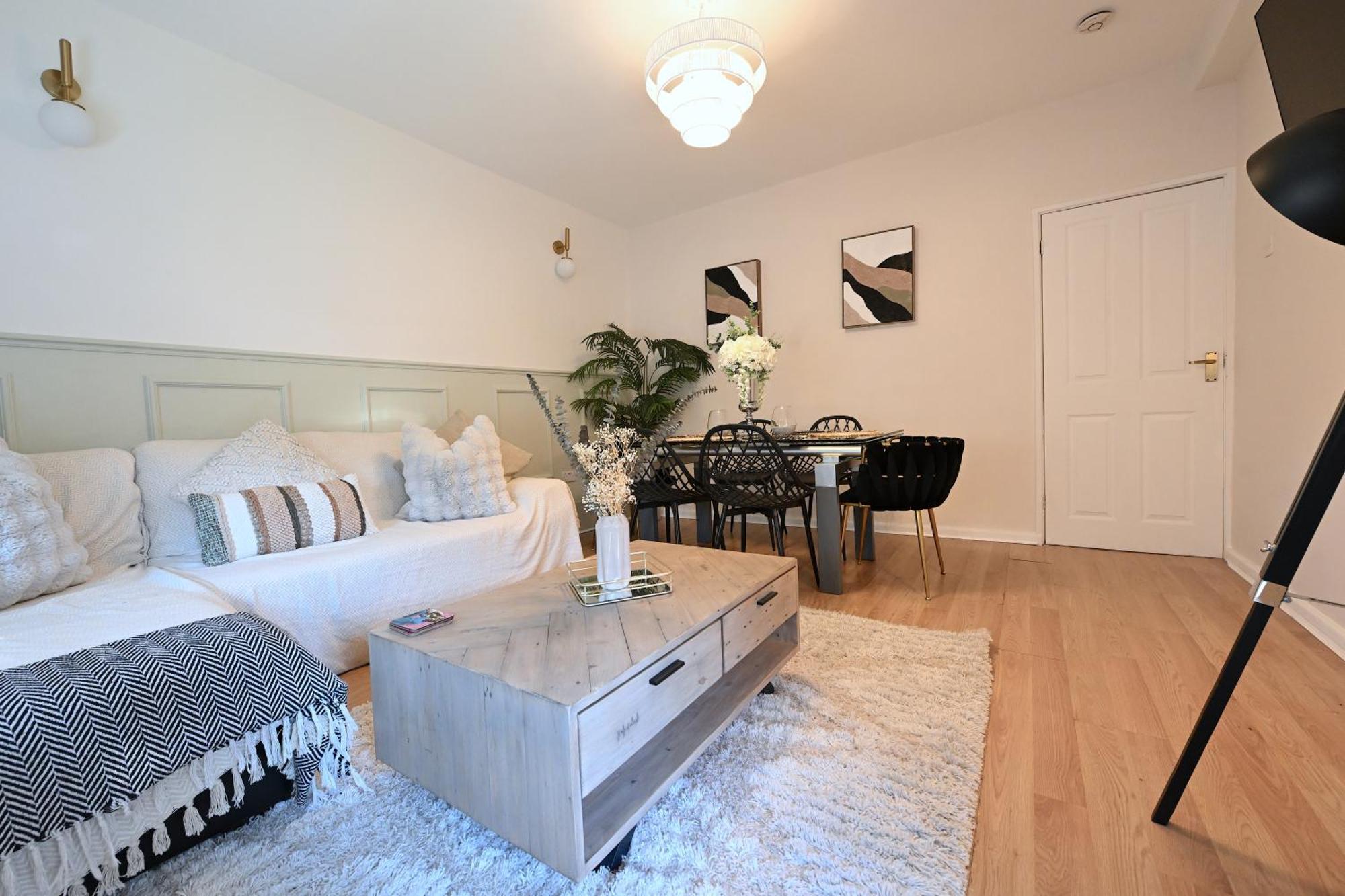 Apartamento 3 Minutes To Tower Of Trendy Shoreditch Recently Refurbished 3 Bedrooms Sleeps 8 *