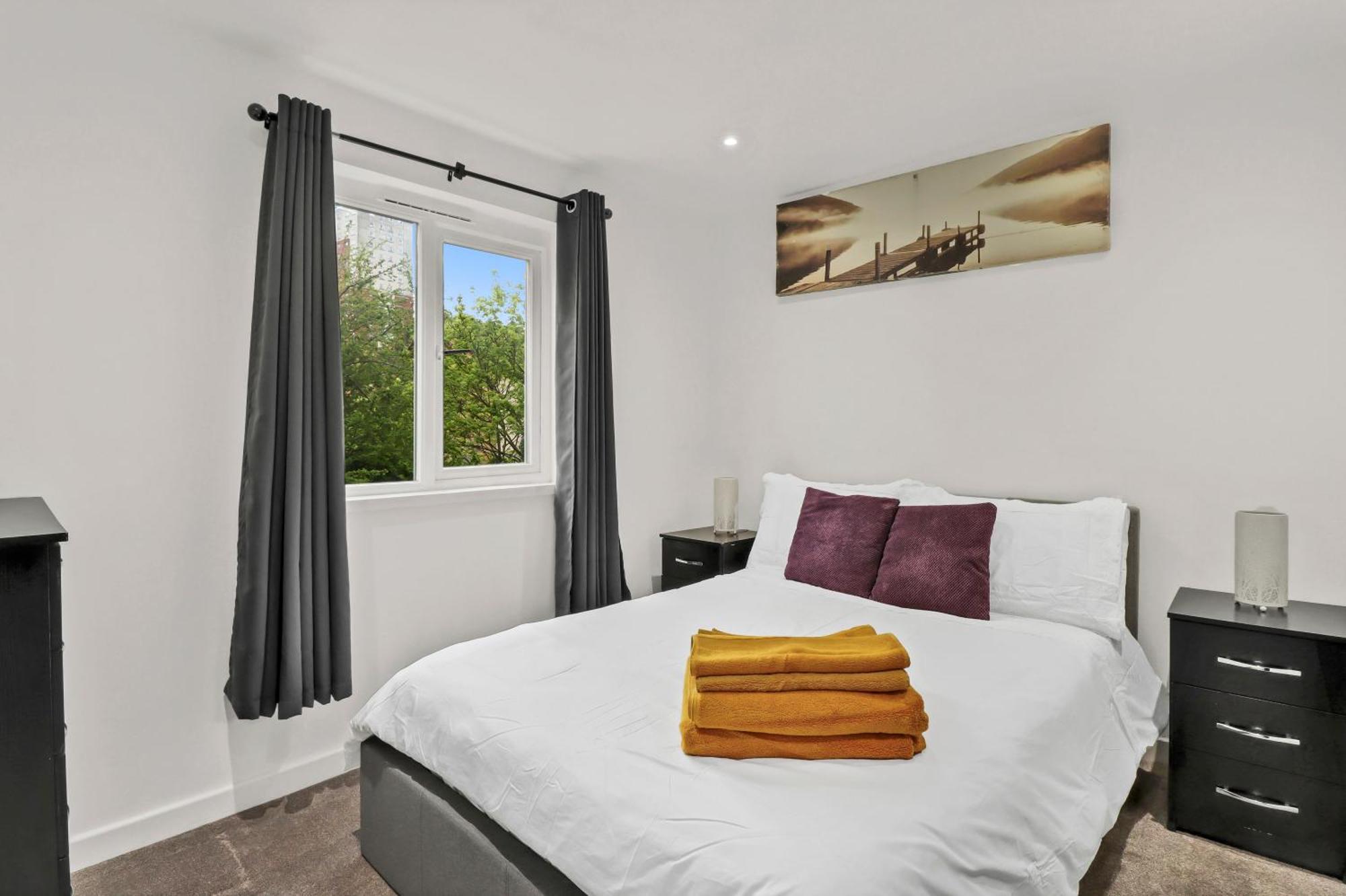 New King Size Bed With Free Parking Londres