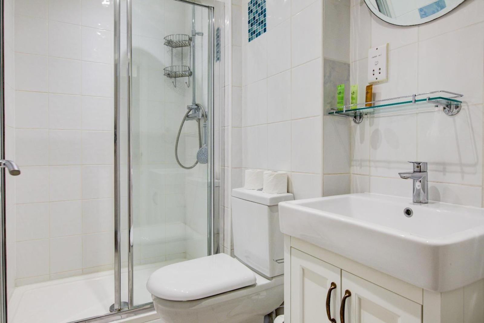 1 Bedroom Flat In Appartement