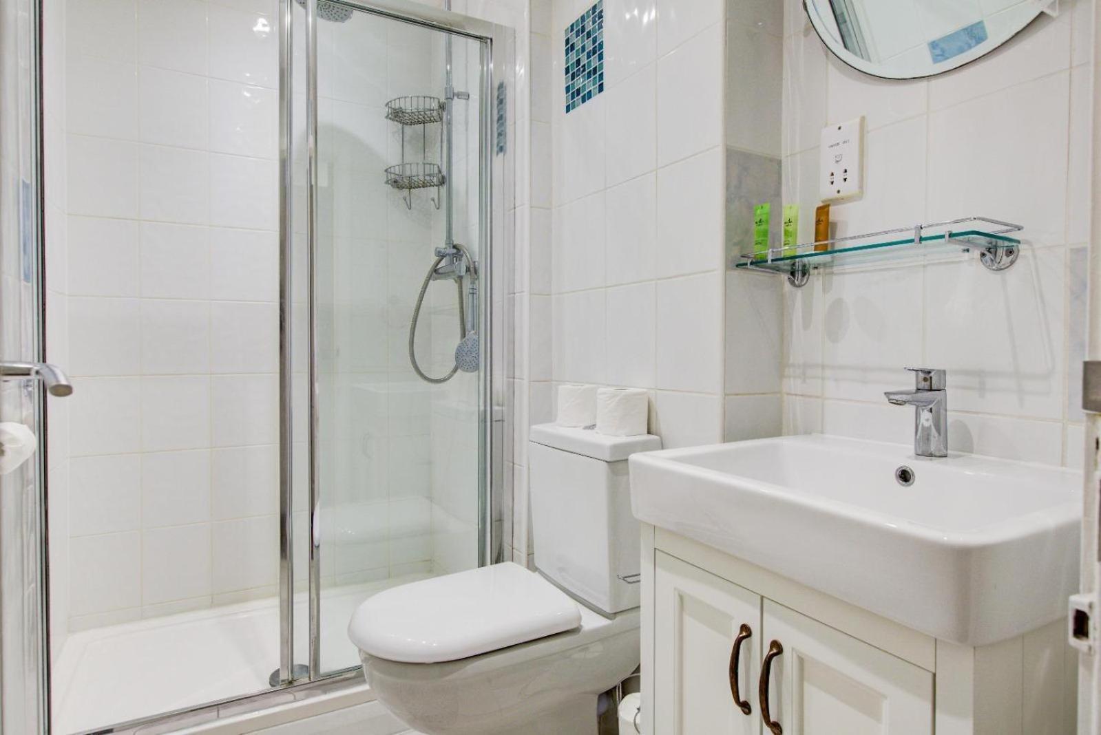 1 Bedroom Flat In Appartement