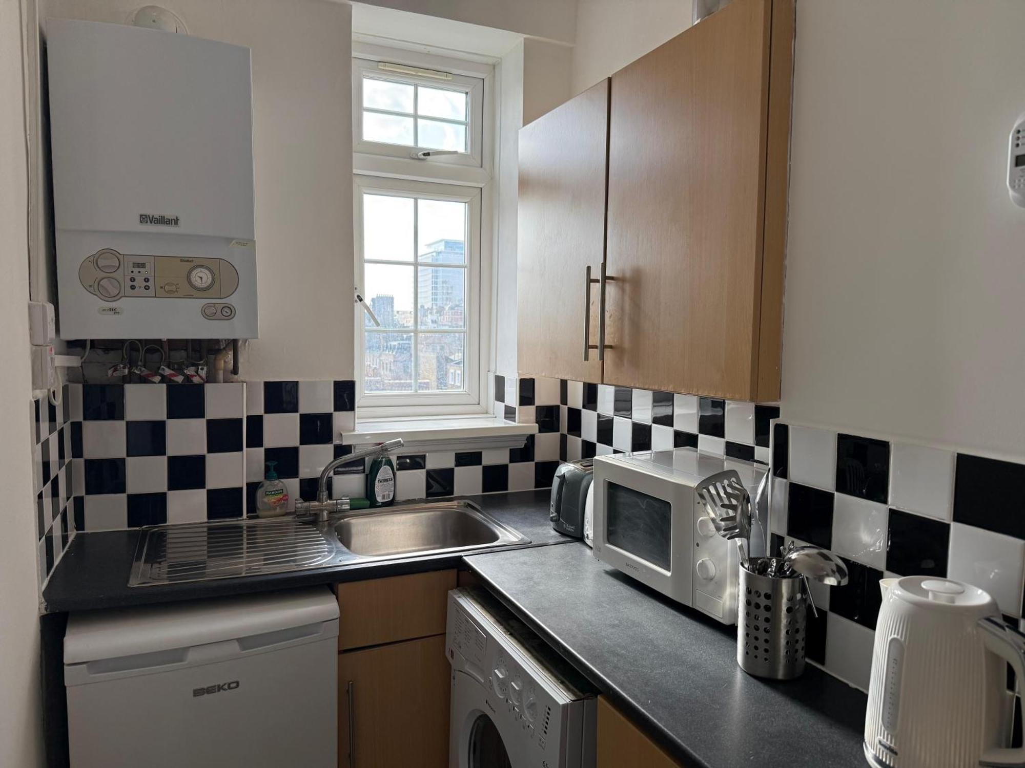 Appartement 1 Bedroom Flat In *