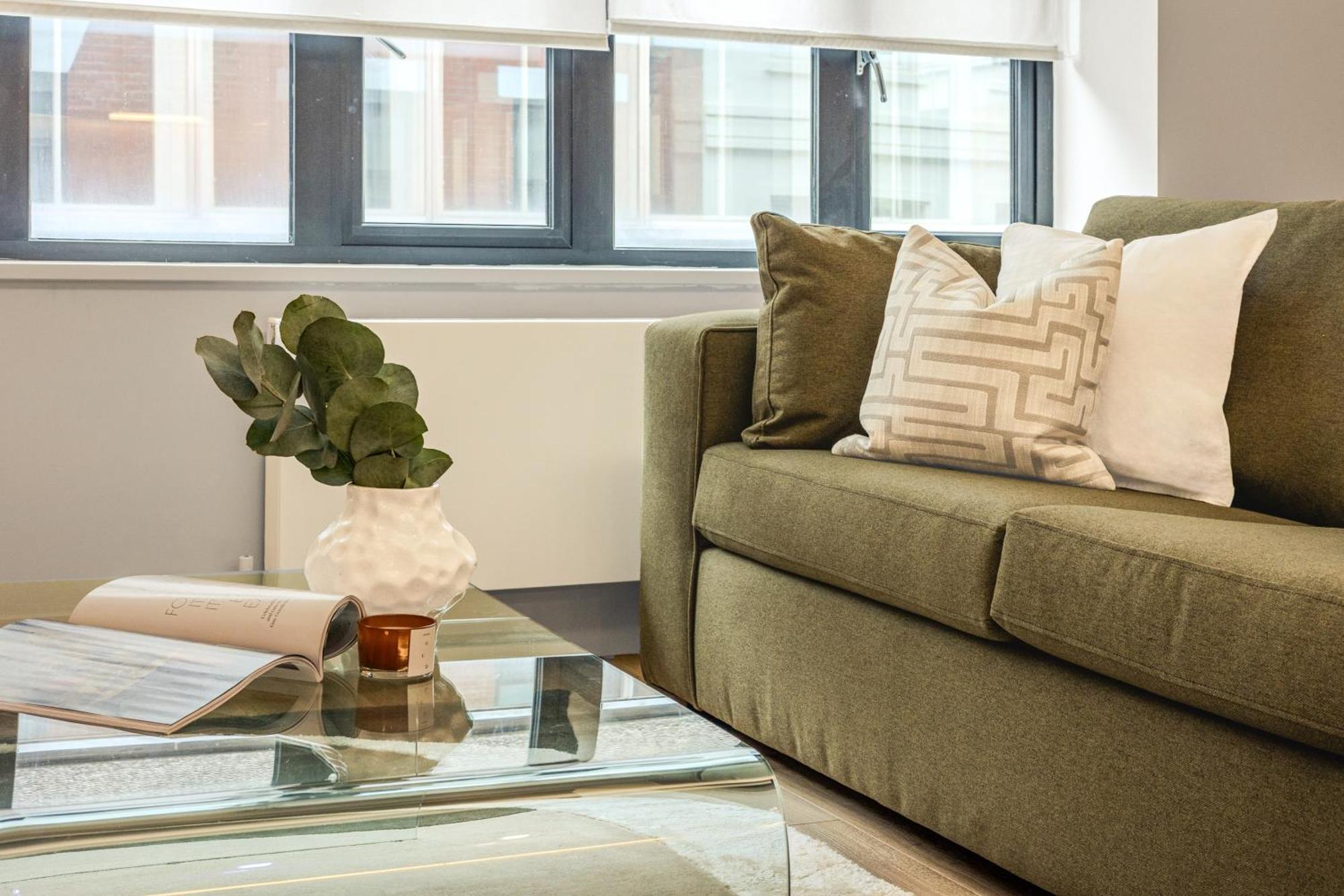 Stunning Serviced Apartments, Steps From Monument Station Apartment *