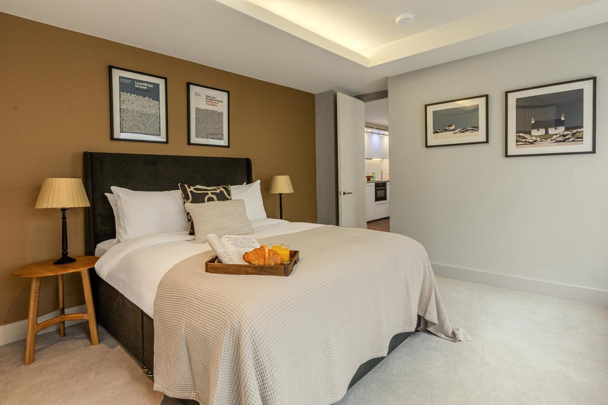 Stunning Serviced Apartments, Steps From Monument Station * Londres