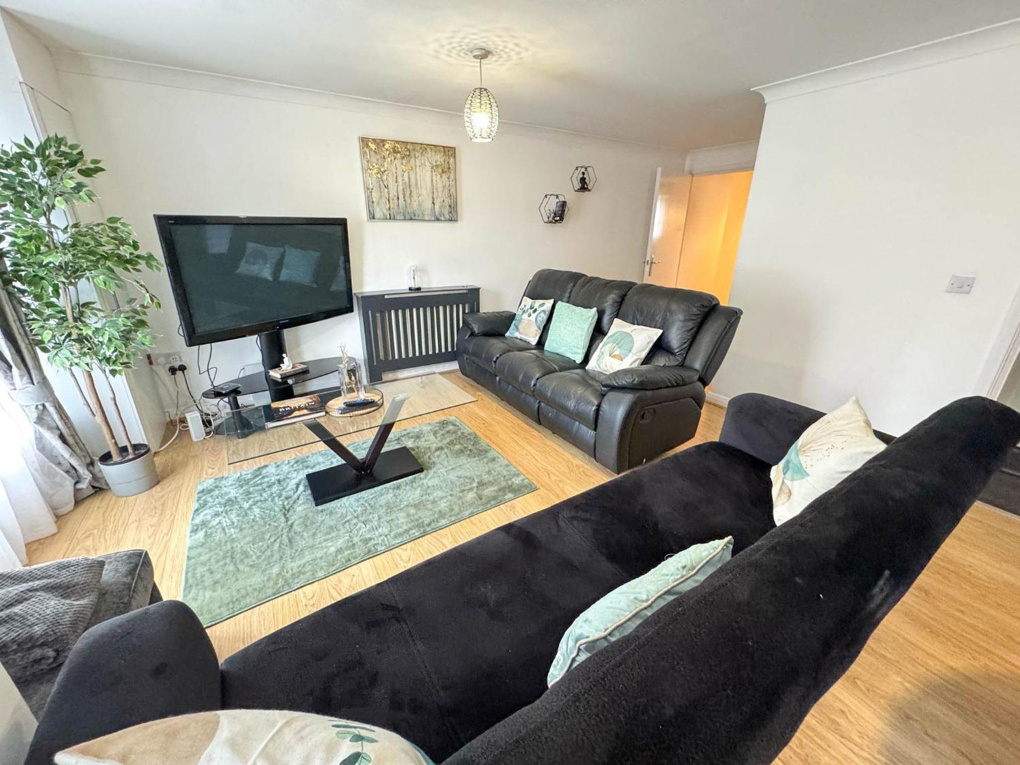 Beautiful Spacious 2 Bed Flat With 2 Parking Near Wembley Stadium Appartement *