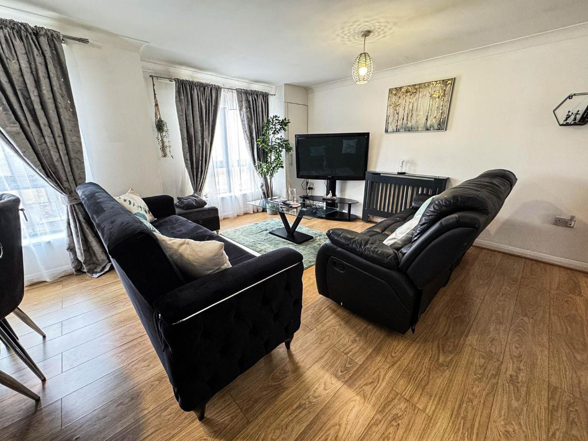 Beautiful Spacious 2 Bed Flat With 2 Parking Near Wembley Stadium * Londres