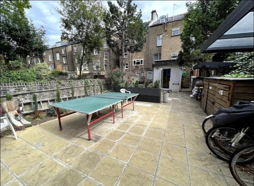 An Economic Sheperd's Bush Appartement Londres