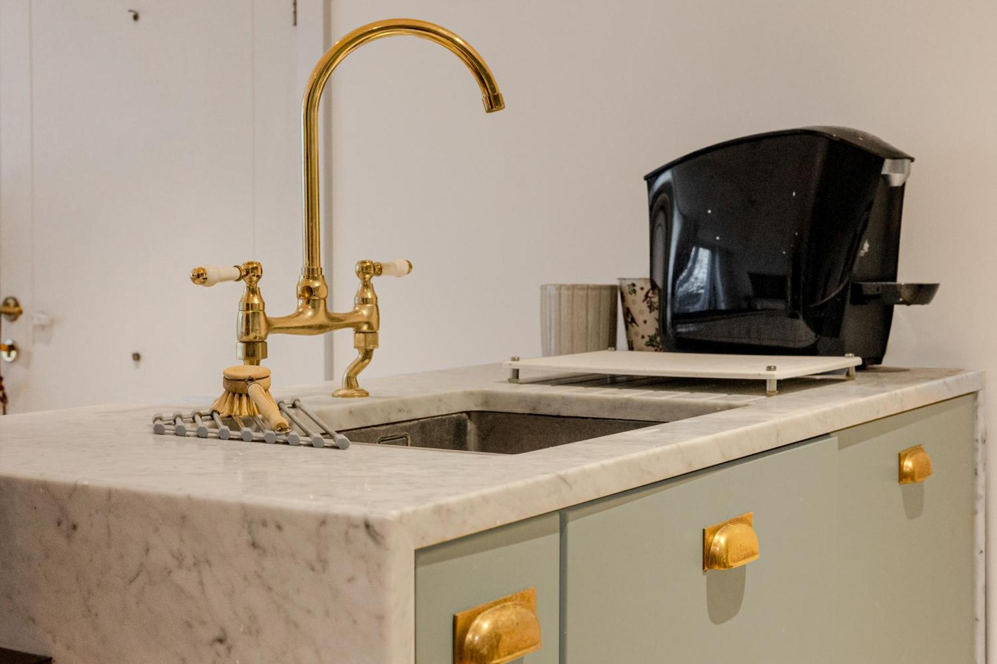 Chic 1br With Terrace & Gym, West Hampstead Appartement
