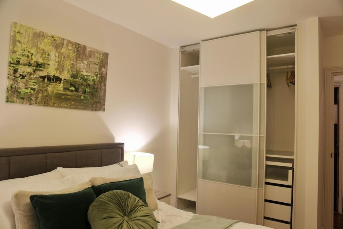 Charming 2 Bedroom Flat In The Heart Of London, 2 Mins To Trafalgar Square! Appartement Londres