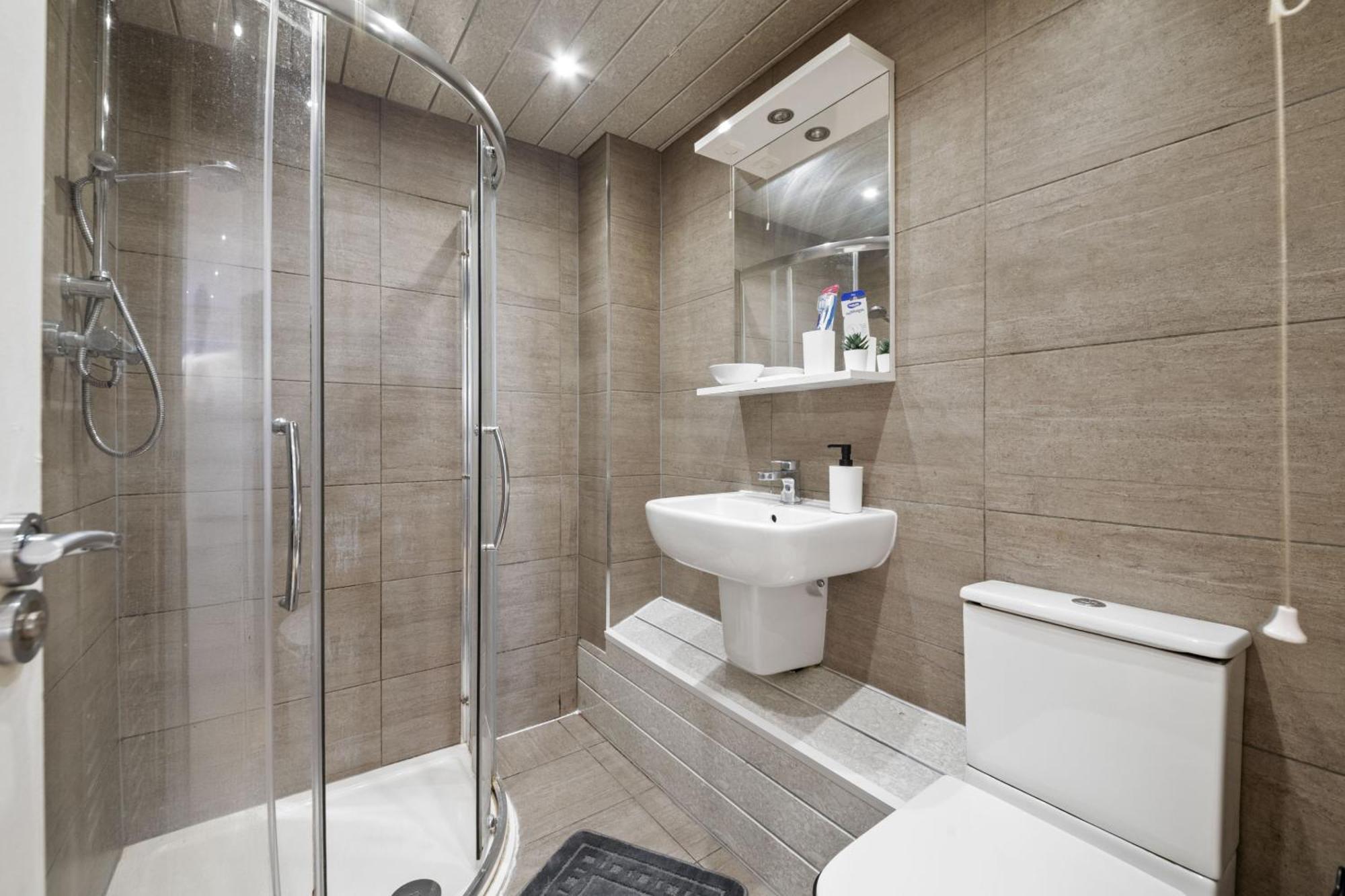 2-bed Wembley - Free Street Parking - Work Ideal Apartamento Londres