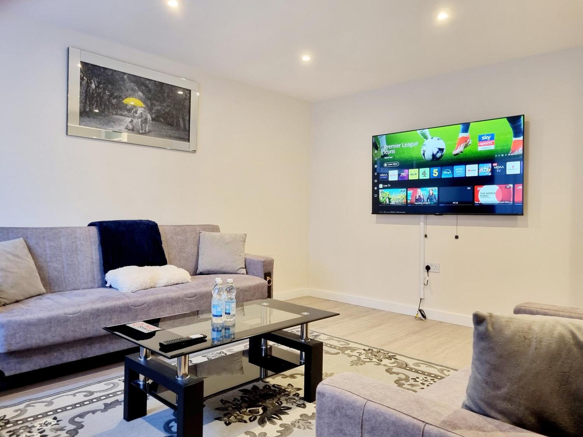 Hébergement de vacances 3bed 2bath House-free Parking-hi Speed Wifi-garden-entire Home-2mins From Train Station Londres