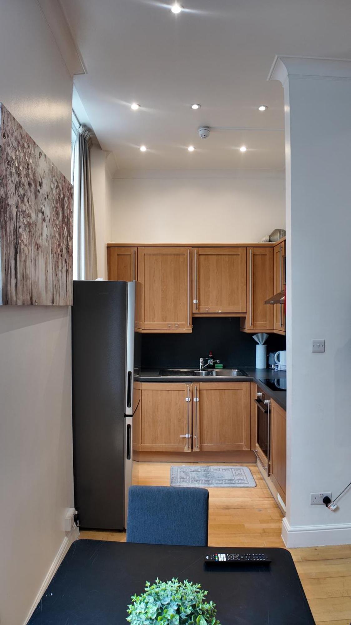 Appartement Cozy Sleep 5 In Berkely Bk3 Londres