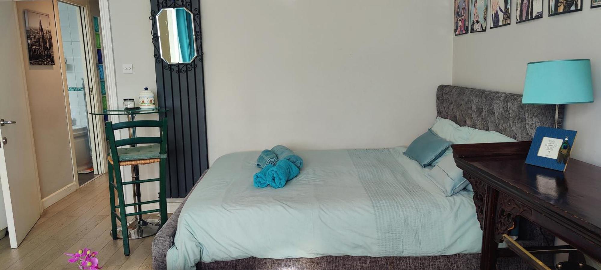 Appartement With Jacuzzi Bath, Ground Floor, Excellent Transport Connections *