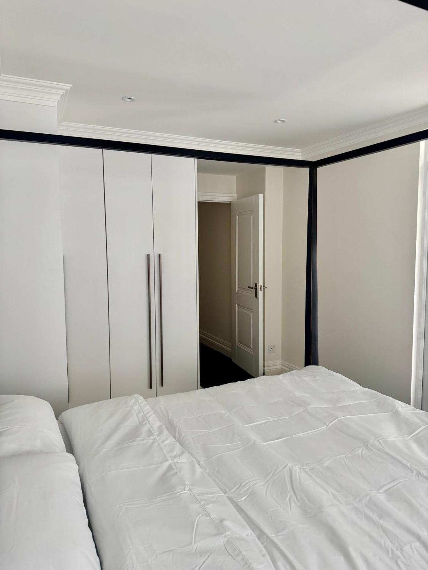 Apartamento Stunning 2-bed, 2-bath In
