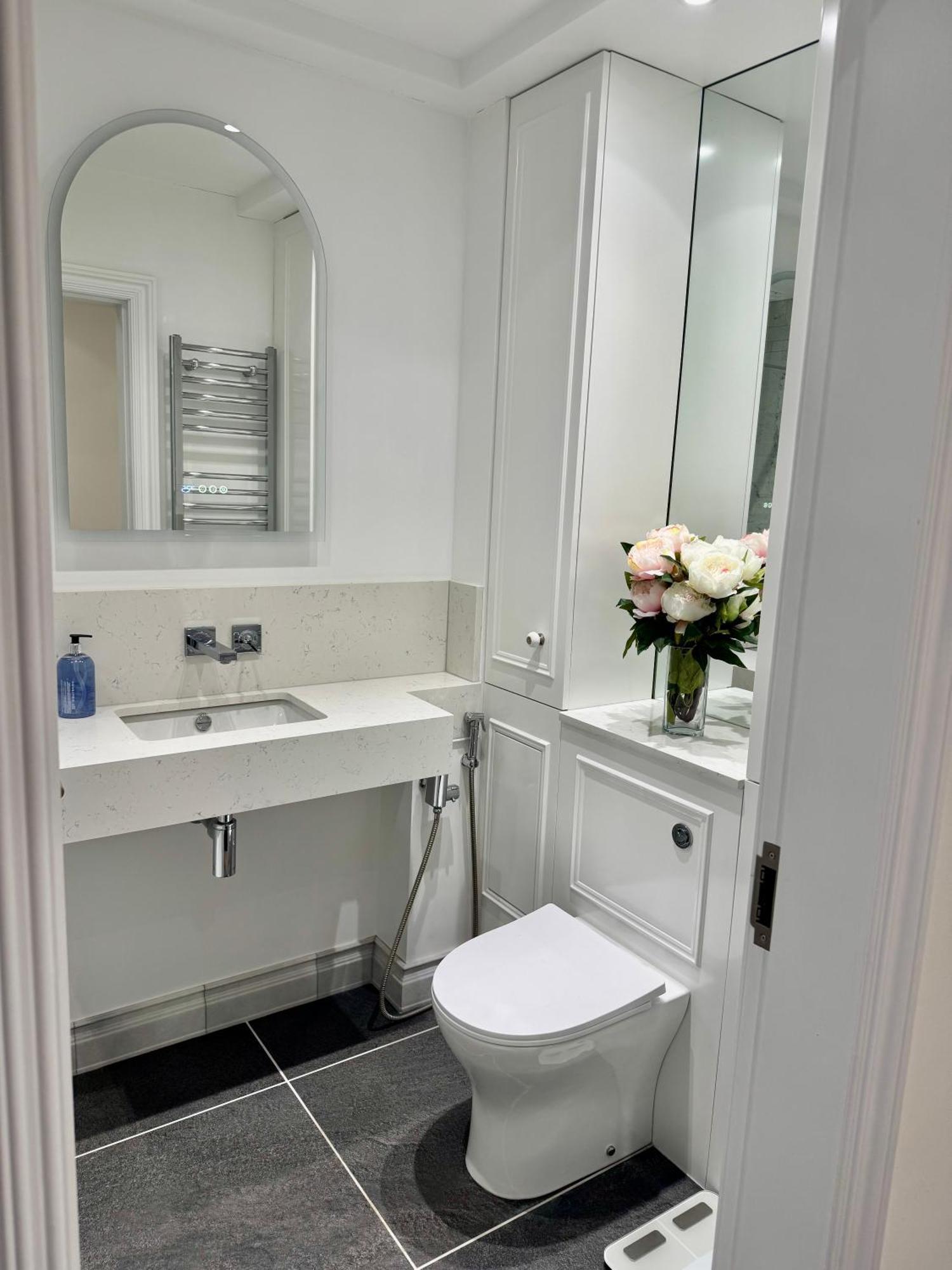 Stunning 2-bed, 2-bath In * Londres