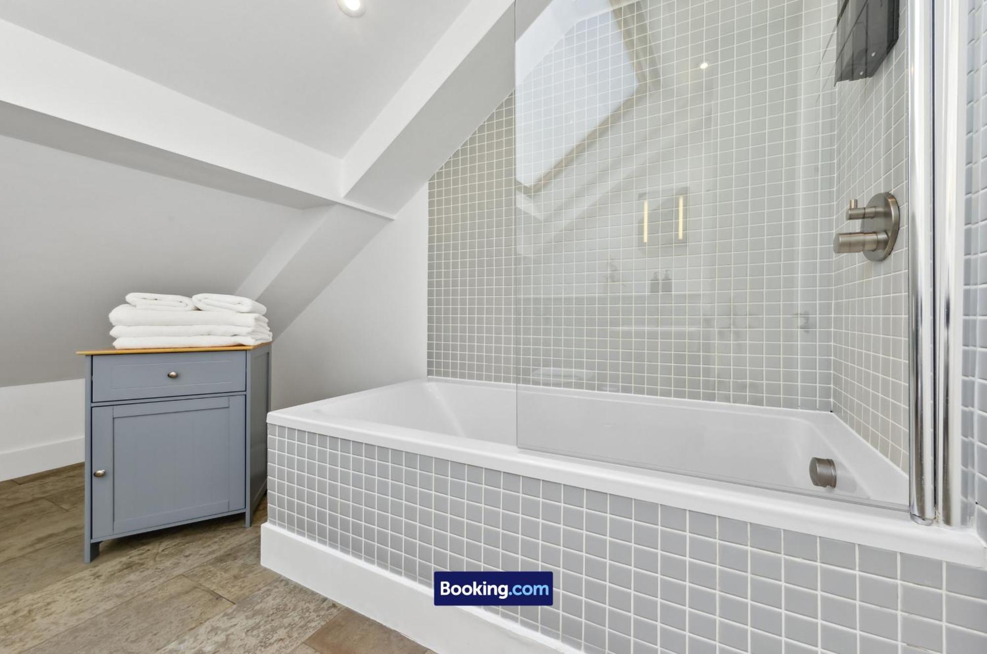 Luxe Farringdon By Smart Short Lets & Serviced With Free Wifi Londen