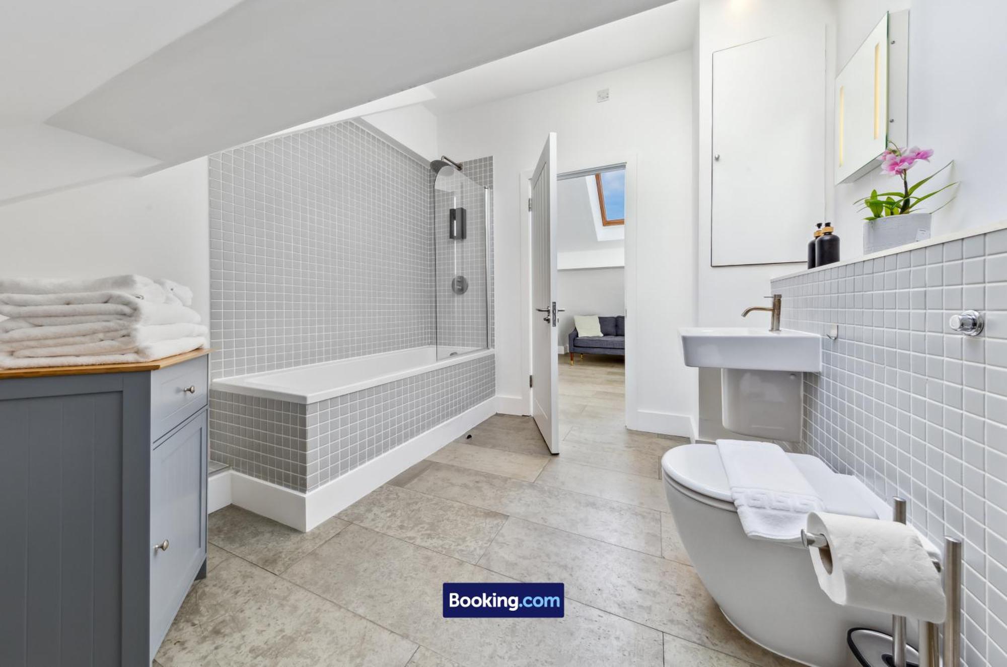 Luxe Farringdon By Smart Short Lets & Serviced With Free Wifi * Londen