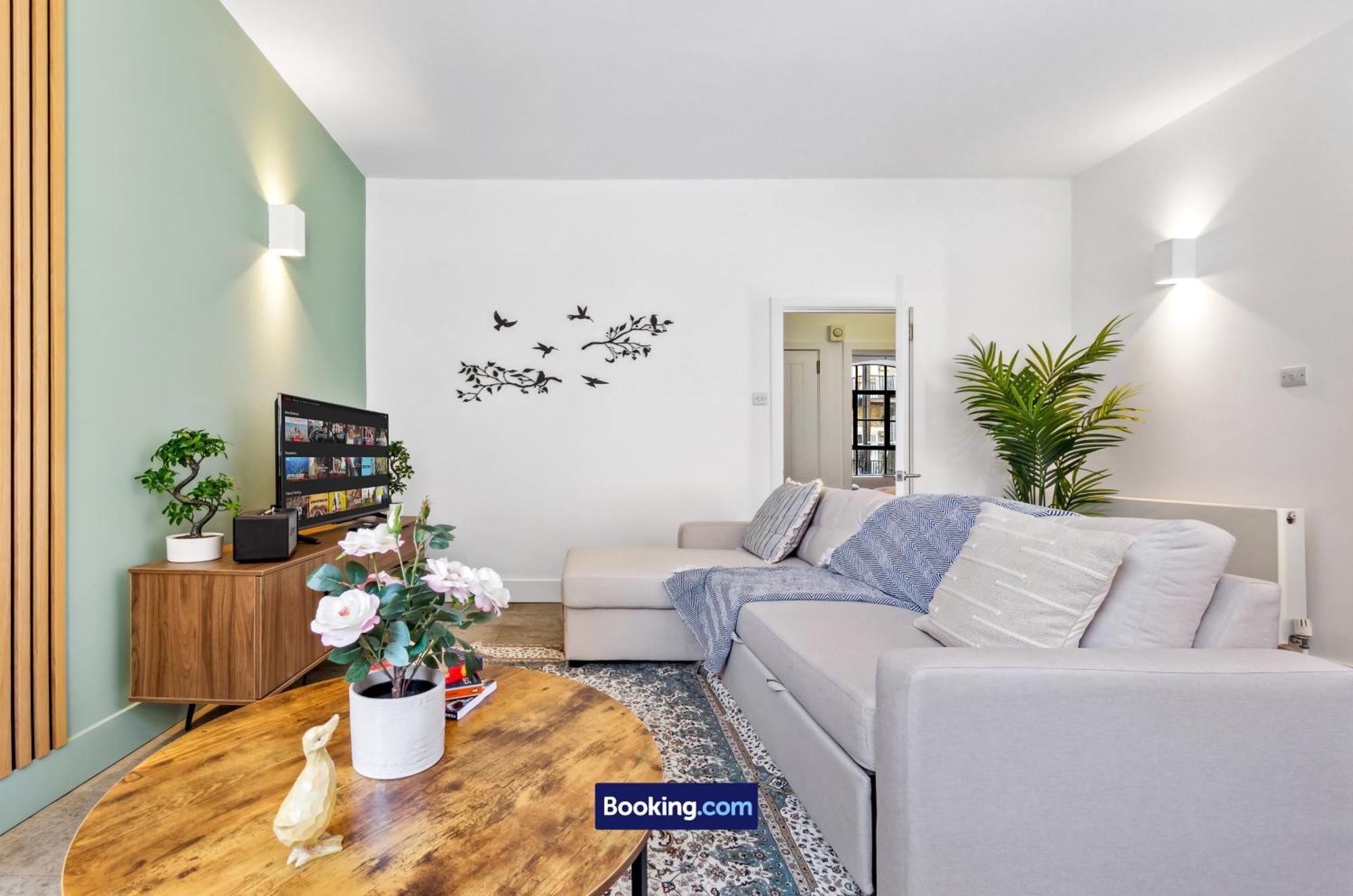 Farringdon Modern By Smart Short Lets & Serviced With Smart Tv & Free Wifi *