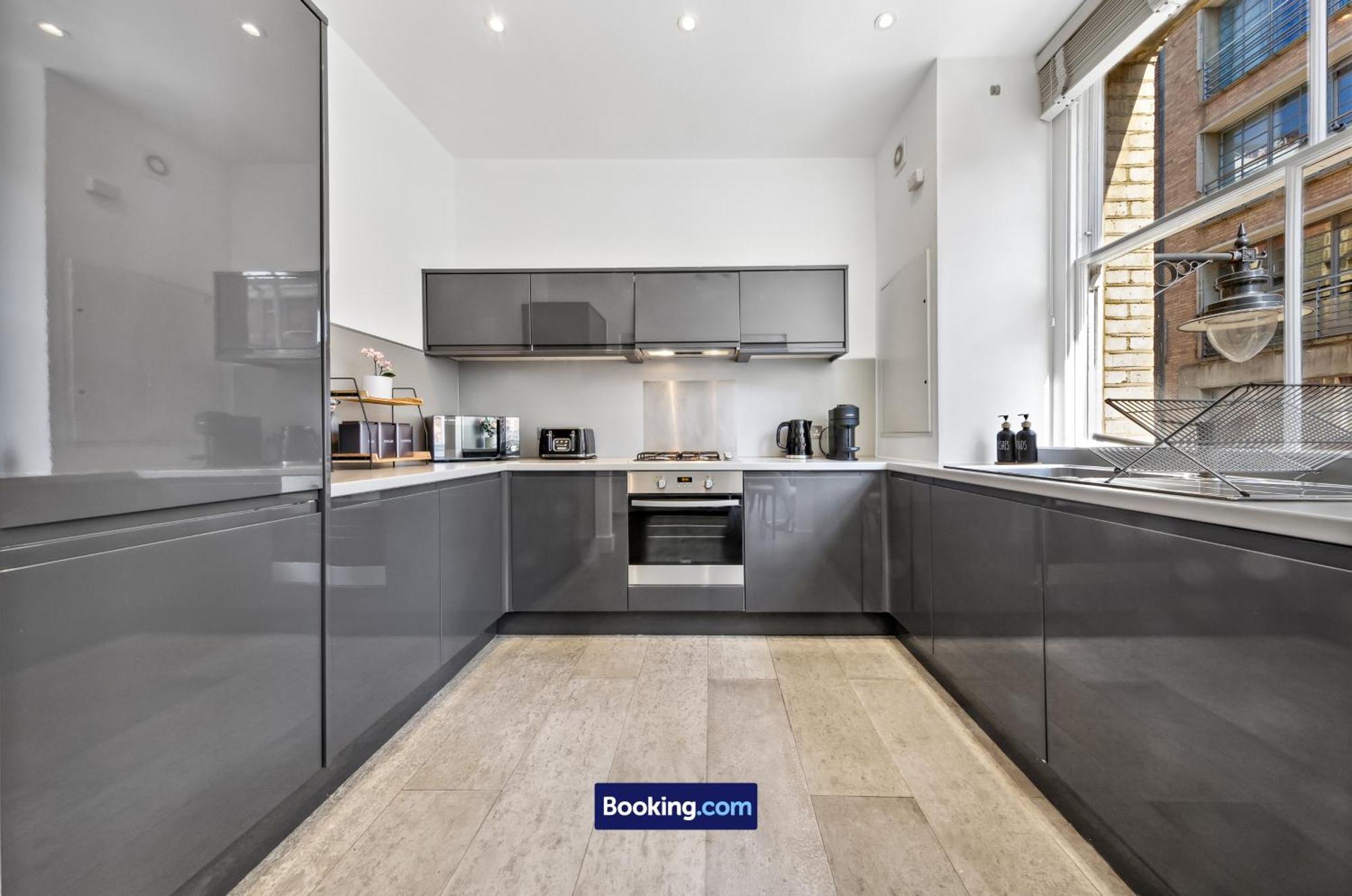 Farringdon Modern By Smart Short Lets & Serviced With Smart Tv & Free Wifi