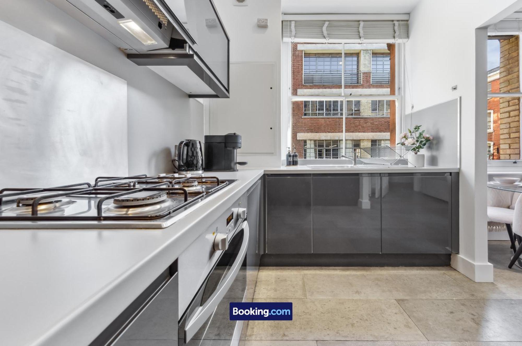 Farringdon Modern By Smart Short Lets & Serviced With Smart Tv & Free Wifi *