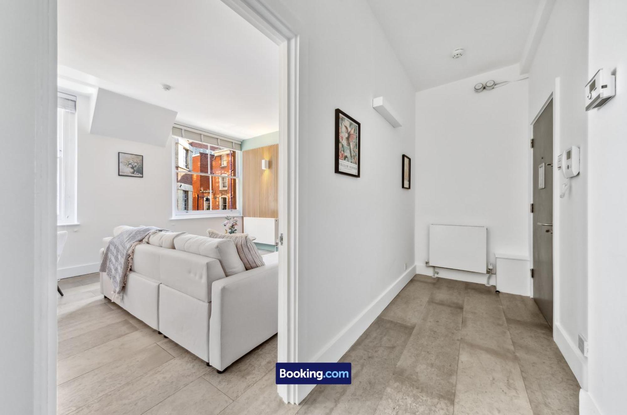 Farringdon Modern By Smart Short Lets & Serviced With Smart Tv & Free Wifi *