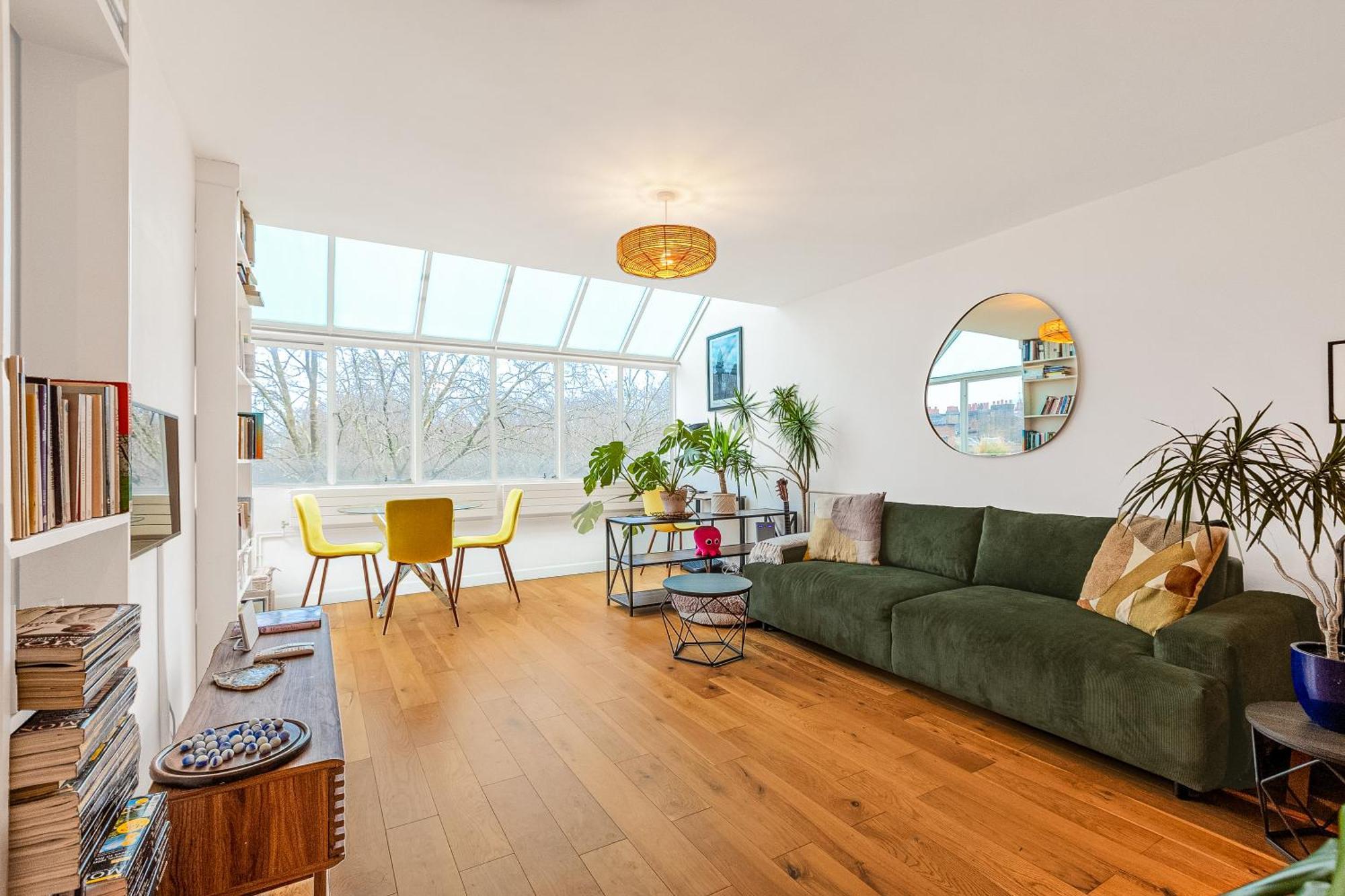 Filled With Light 1br W Balcony, Centre Appartement