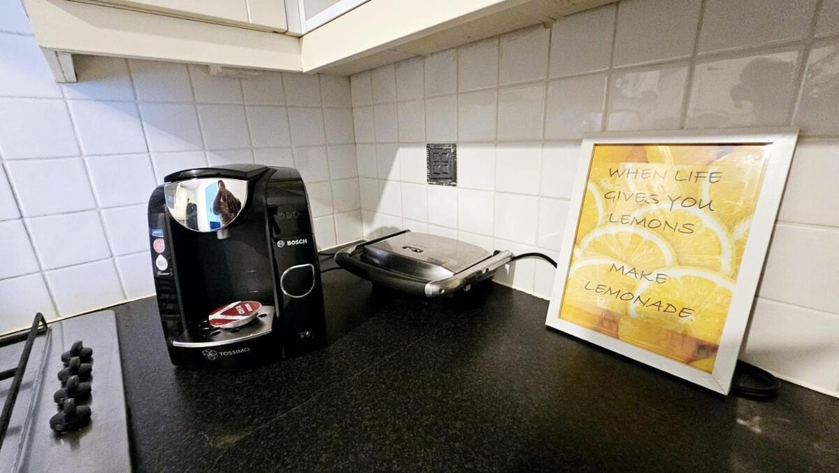 Beautiful Spacious 2 Bed Flat With 2 Parking Near Wembley Stadium * Londen