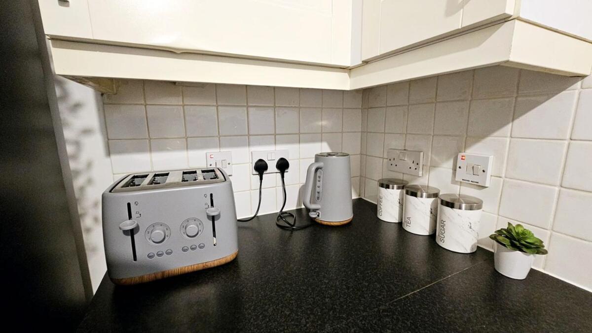 Beautiful Spacious 2 Bed Flat With 2 Parking Near Wembley Stadium Appartement