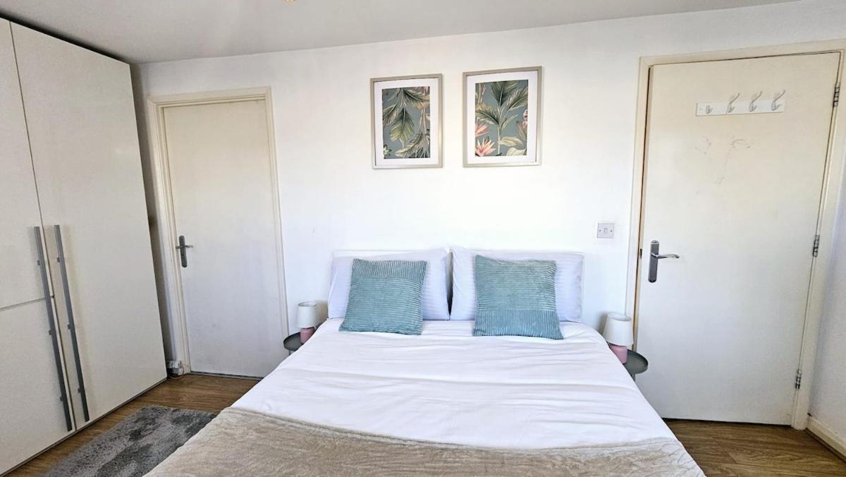 Beautiful Spacious 2 Bed Flat With 2 Parking Near Wembley Stadium * Londres
